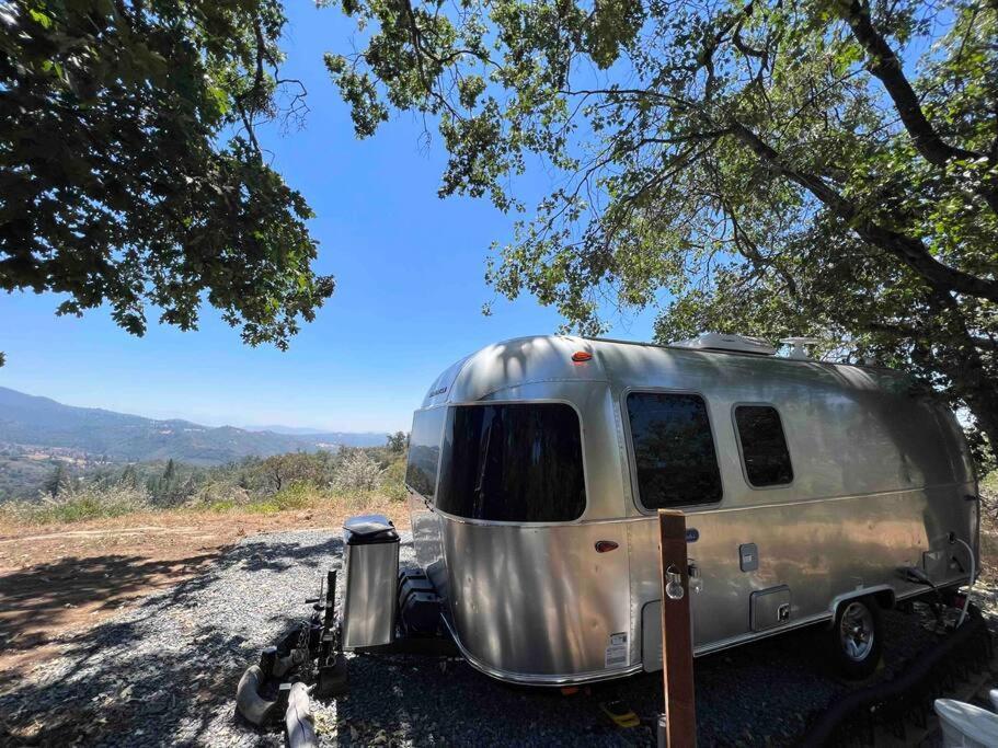 Modern Airstream With Amazing View - 10 To 15 Minutes From Kings Canyon National Park Dunlap Luaran gambar